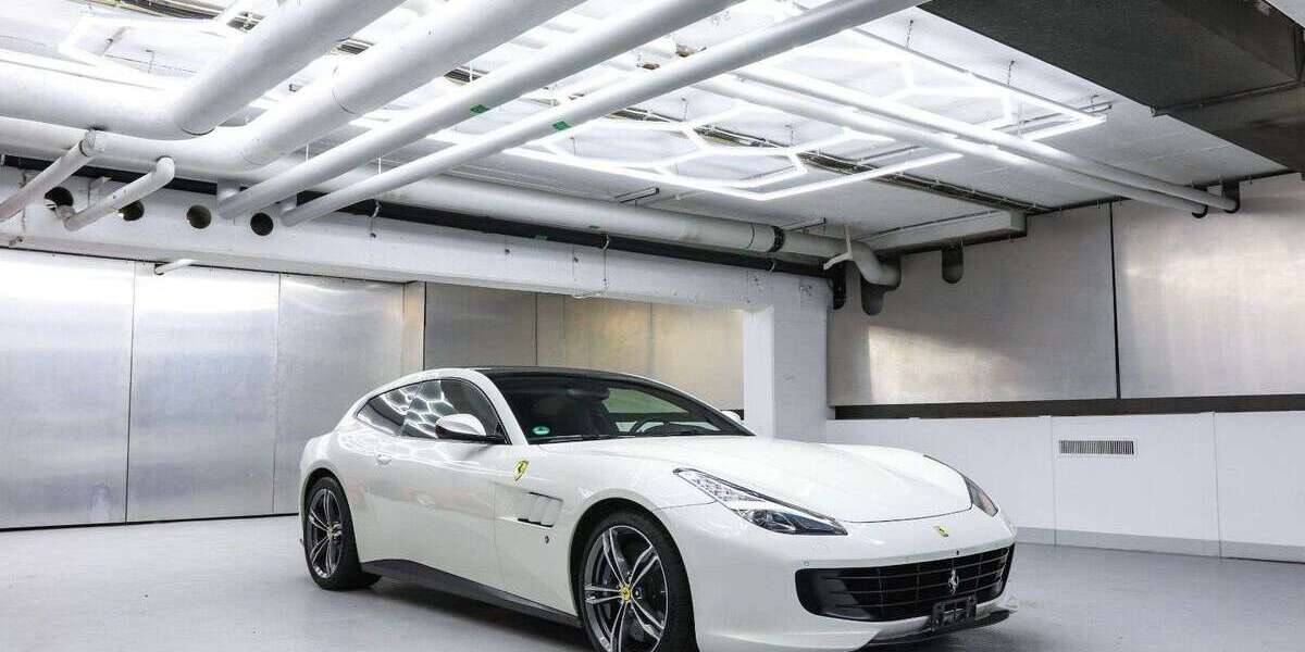 Ferrari GTC4 Lusso 43.000 km 199.000 &euro; Berlin 10625