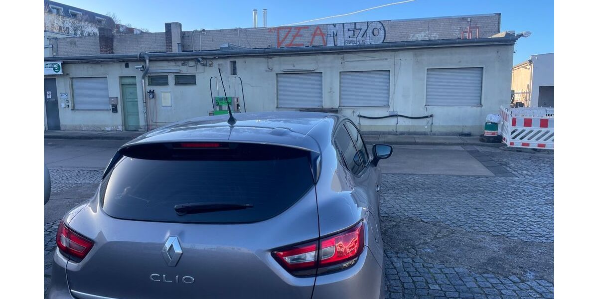 Renault Clio 144.000 km 5.999 &euro; Berlin 10555