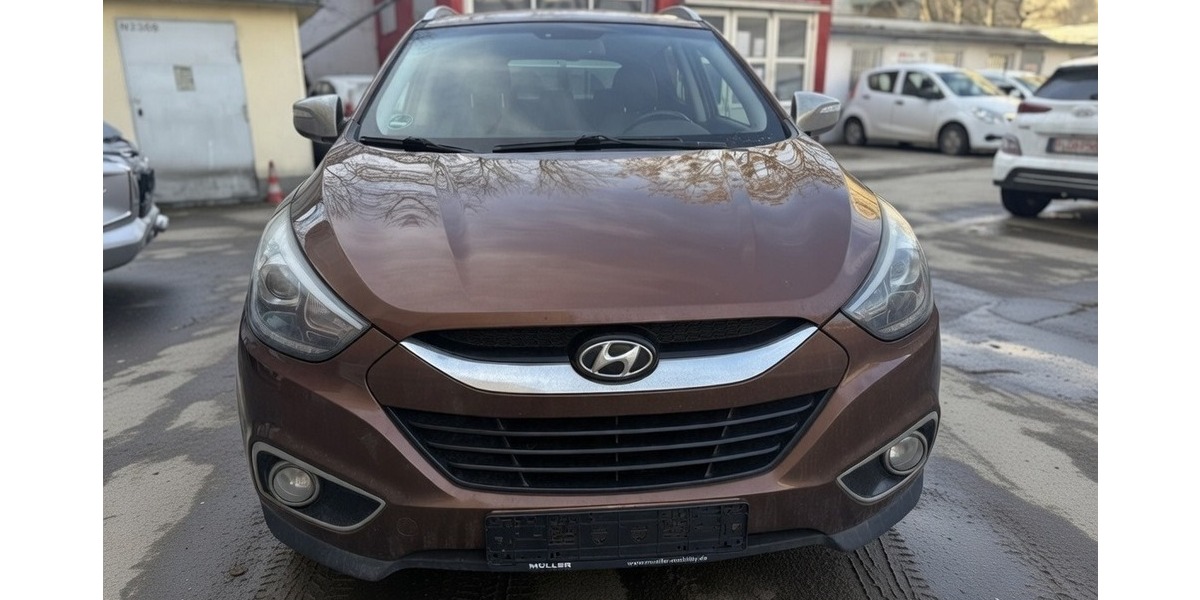 Hyundai ix35 FIFA World Cup Edition AHK AWD Autom. 4x4 135.769 km 9.999 &euro; Berlin 10247