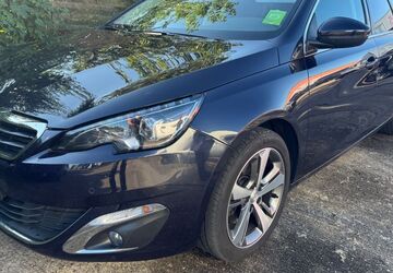 Peugeot 308 101.000 km 10.250 &euro; Berlin 13187
