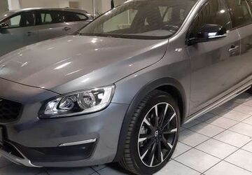 Volvo V60 Cross Country 114.982 km 16.950 &euro; Berlin 12349