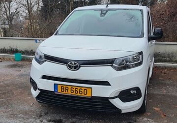 Toyota Proace City 97.600 km 14.900 &euro; Berlin 12277