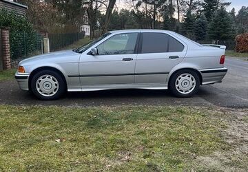 BMW 320 86.543 km 8.900 &euro; Berlin 12099