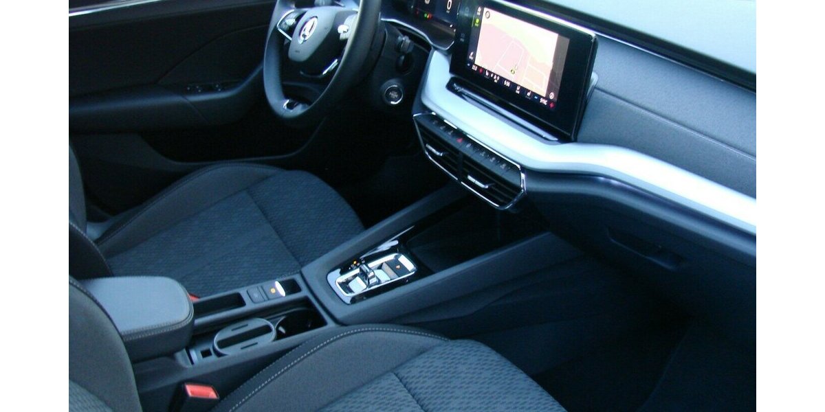 Skoda Octavia 2.0TDI Style ACC Columbus HeadUp AHK 48.103 km 27.480 &euro; Falkensee 14612