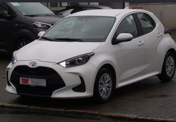 Toyota Yaris 9.337 km 15.980 &euro; Berlin 13403