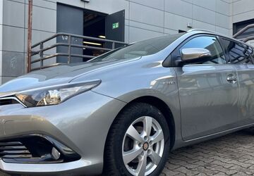 Toyota Auris 109.142 km 12.980 &euro; Berlin 13353
