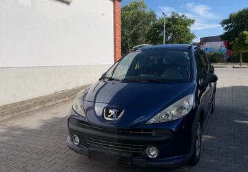 Peugeot 207 261.721 km 1.198 &euro; Berlin 12107