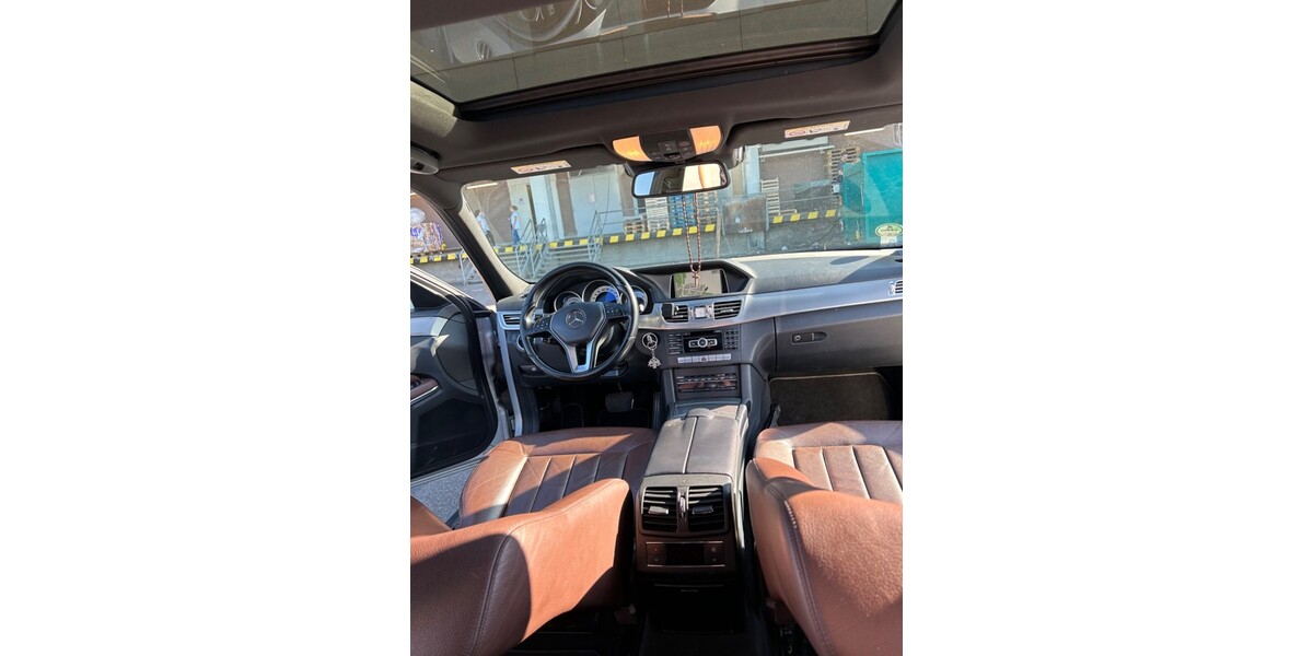 Mercedes-Benz E 300 334.500 km 14.500 &euro; Berlin 10178