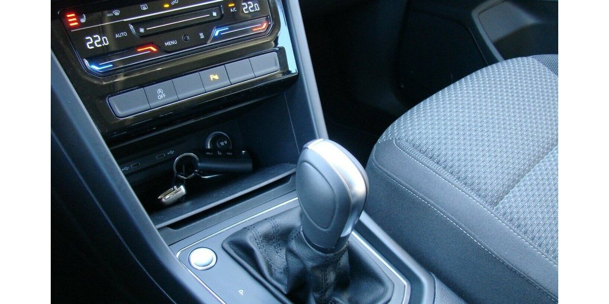 VW Touran 1.5TSI Comfortline 7-Sitzer ACC Standheizun 18.601 km 31.980 &euro; Falkensee 14612