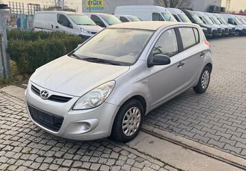 Hyundai i20 53.954 km 2.200 &euro; Berlin 13053