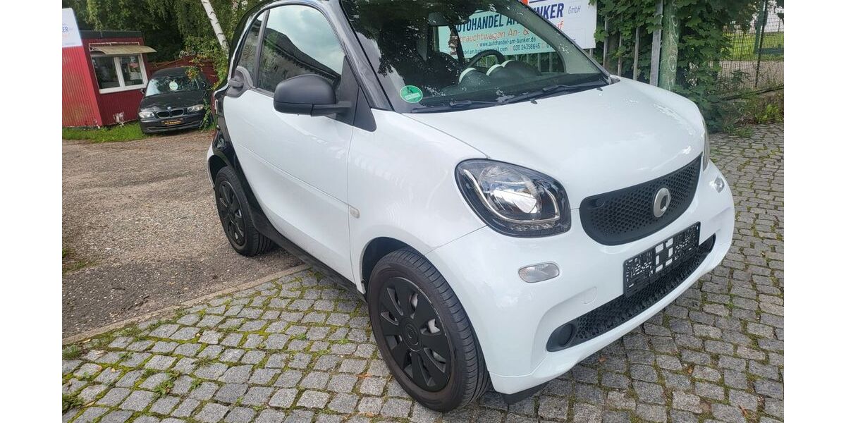 Smart ForTwo 94.154 km 8.799 &euro; Berlin 13435