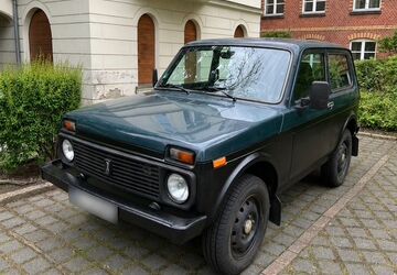 Lada Niva 70.000 km 6.490 &euro; Berlin 13189