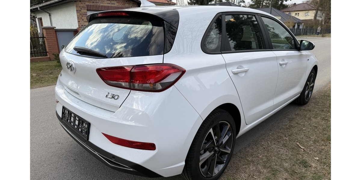 Hyundai i30 1.5 T-GDI Automatik Trend Mild-Hybrid Garant 11.183 km 20.900 &euro; Berlin 10247