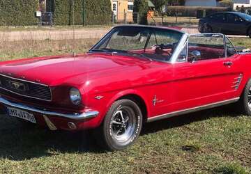 Ford Mustang 100.000 km 46.500 &euro; Wandlitz OT Klosterfelde 16348