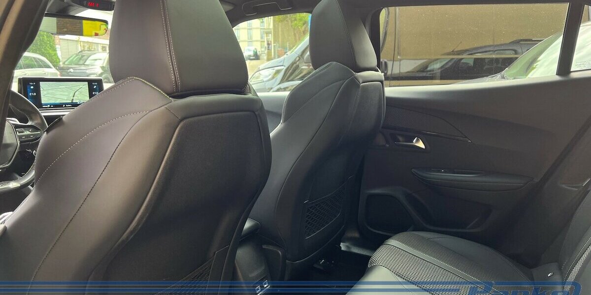 Peugeot 2008 GT 155 EAT8*Pano*LED*360°*TotWinkel*NAV* 36.726 km 18.990 &euro; Berlin 13187