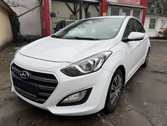 Hyundai i30 108.062 km 10.400 &euro; Berlin 10247