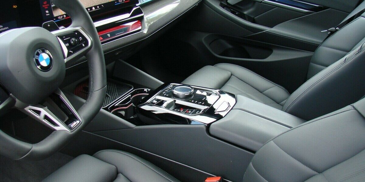 BMW 520 M-Sport Shadow Line ACC H&K SHZ AHK 360º 22.012 km 44.980 &euro; Falkensee 14612