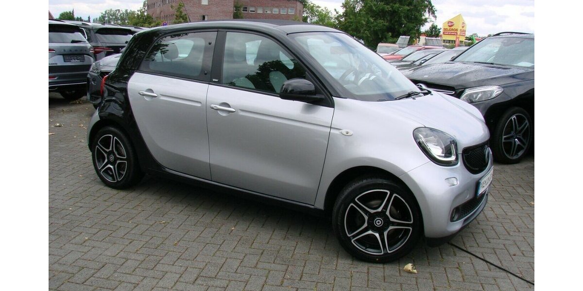 Smart ForFour Passion Faltdach Kamera JBL PDC 51.172 km 11.980 &euro; Falkensee 14612