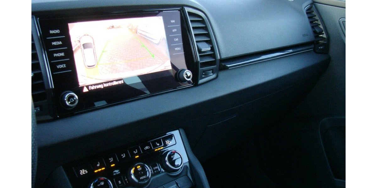 Skoda Karoq 2,0TDi 4x4 Sportline ACC AHK SHZ Matrix 13.915 km 37.980 &euro; Falkensee 14612