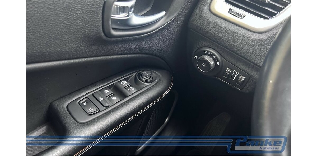 Jeep Compass 1.4 MultiAir Sport FWD*Bluetooth*LaneAss 118.275 km 11.990 &euro; Berlin 13187