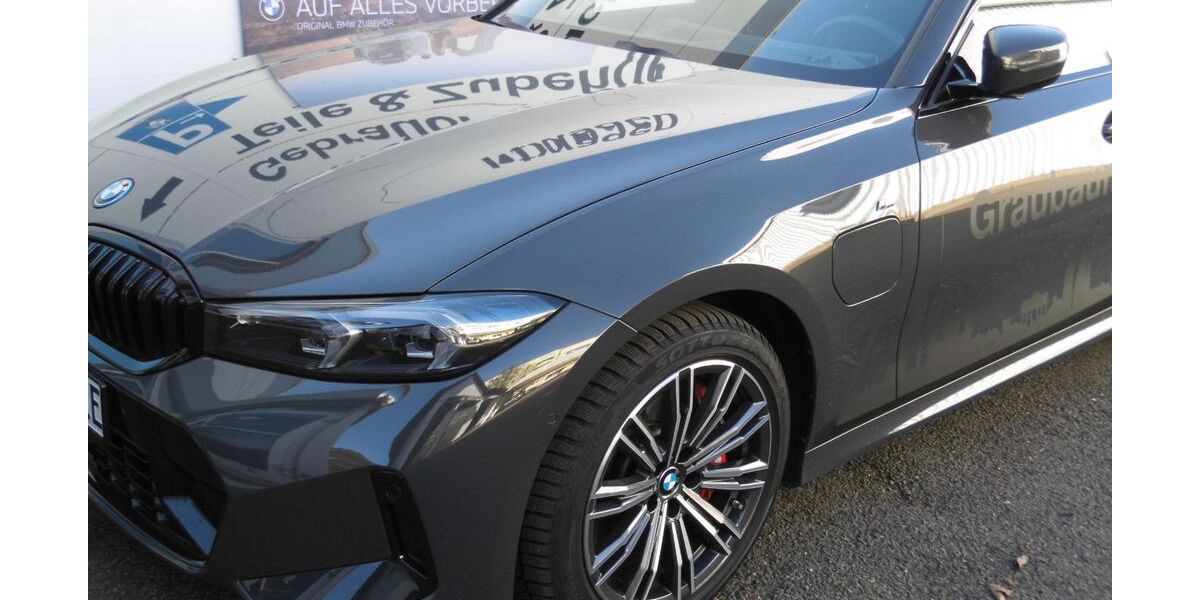 BMW 330 5.900 km 51.990 &euro; Berlin 12439