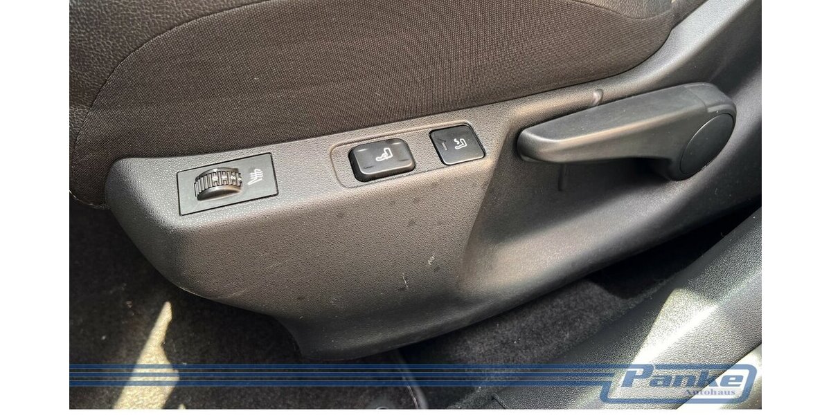 Citroen DS4 1.6 VTi 120 SoChic*SHZ*Massage*BT*Tempo* 150.000 km 5.990 &euro; Berlin 13187