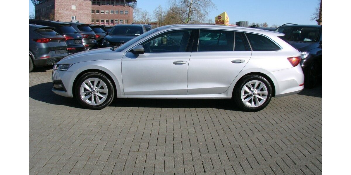 Skoda Octavia 2.0TDI Style ACC Columbus HeadUp AHK 48.103 km 27.480 &euro; Falkensee 14612