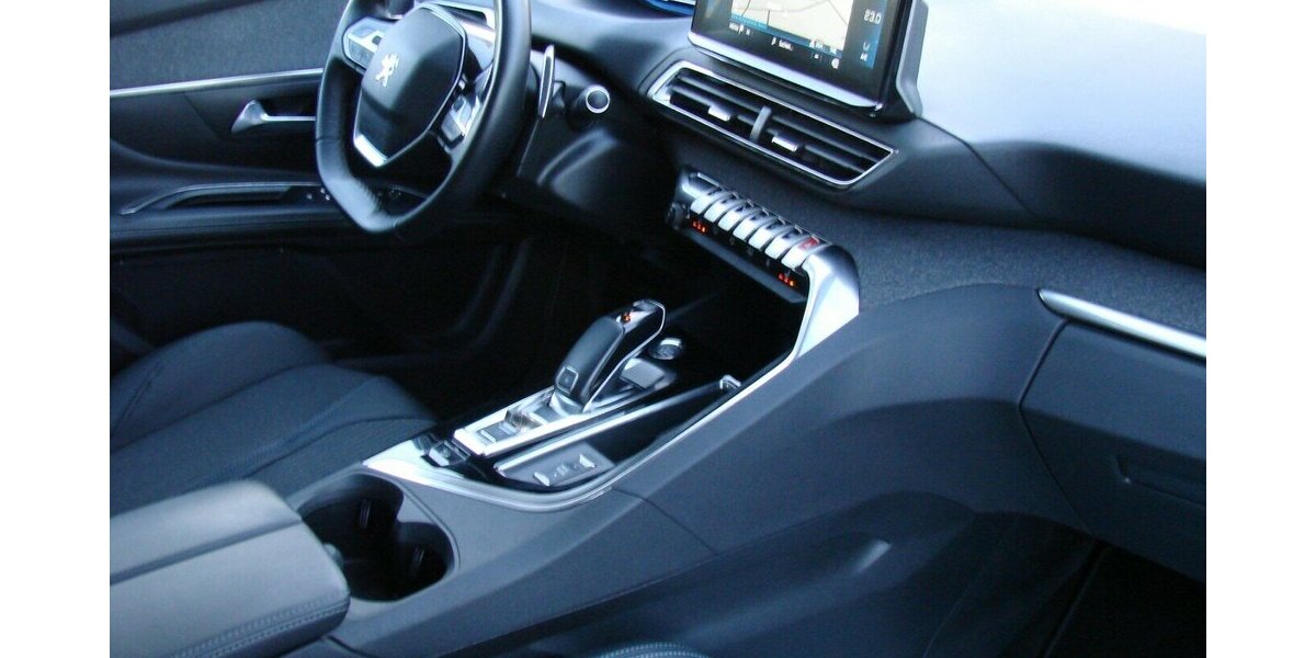 Peugeot 5008 1.2 PureTech130 Allure Pack 7-Sitzer 2WD LED 54.980 km 20.980 &euro; Falkensee 14612