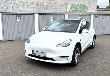 Tesla Model Y 52.500 km 32.490 &euro; Berlin 12209