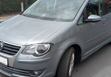 VW Touran 174.868 km 5.900 &euro; Berlin 10827
