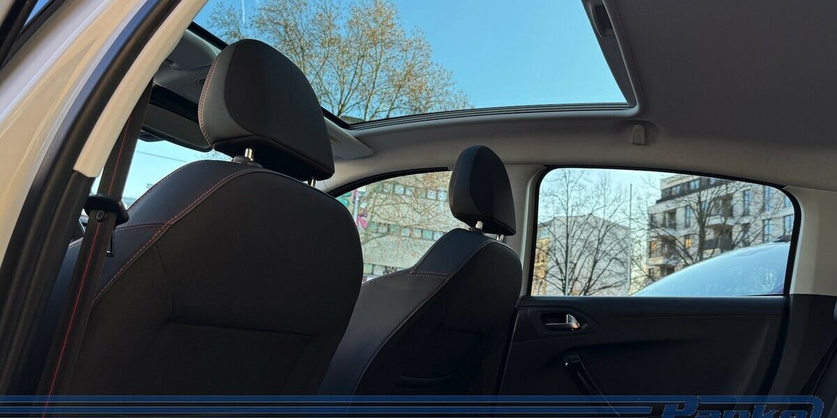 Peugeot 208 Allure*GT-Line*Pano*U-Connect*SHZ*R-Cam* 156.392 km 7.850 &euro; Berlin 13187