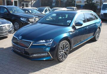 Skoda Superb 94.500 km 26.990 &euro; Berlin 12057
