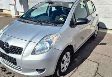 Toyota Yaris 133.000 km 3.490 &euro; Berlin 13435