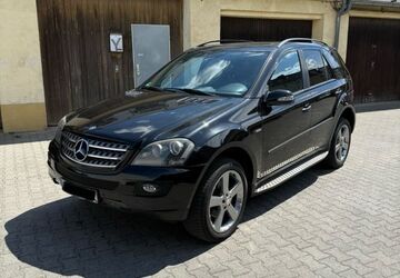 Mercedes-Benz ML 320 244.000 km 10.950 &euro; Berlin 10829