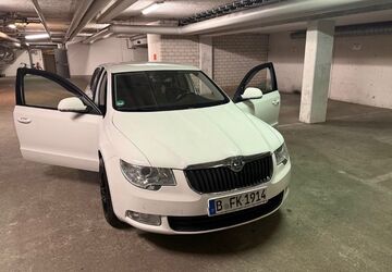 Skoda Superb 180.000 km 2.300 &euro; Berlin 10969
