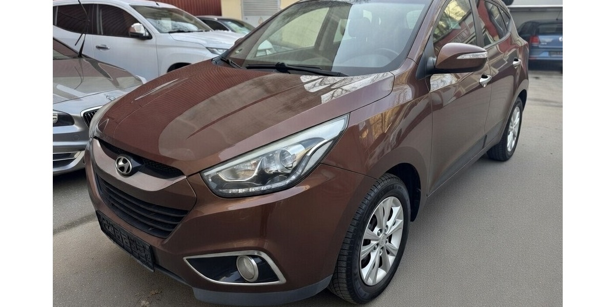 Hyundai ix35 FIFA World Cup Edition AHK AWD Autom. 4x4 135.769 km 9.999 &euro; Berlin 10247