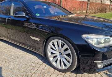 BMW 730 276.000 km 12.990 &euro; Berlin 12681