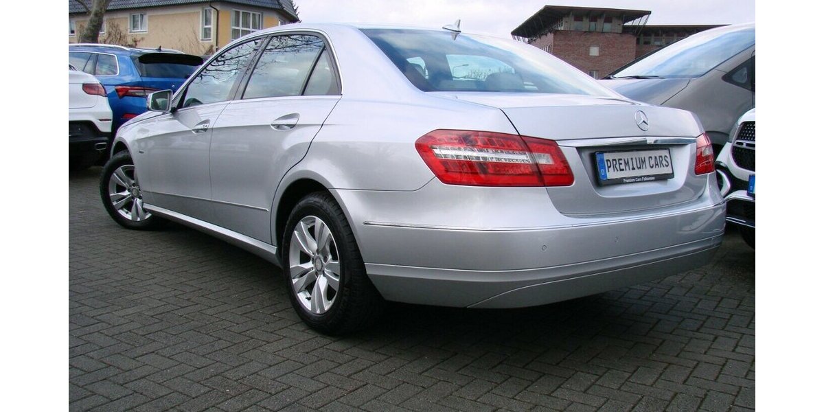 Mercedes-Benz E 220 CDI Avantgarde BlueEfficiency Multikontursit 141.322 km 13.980 &euro; Falkensee 14612