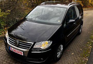 VW Touran 318.568 km 1.980 &euro; Berlin 13597