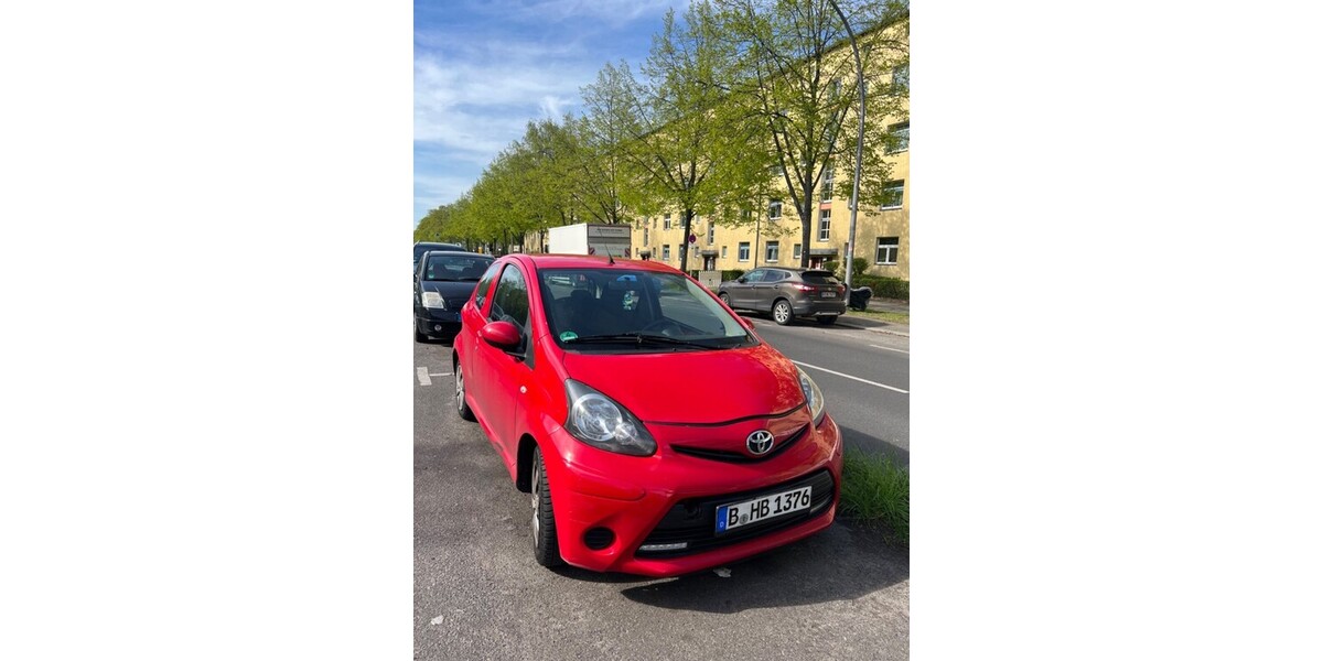 Toyota Aygo 141.146 km 3.300 &euro; Berlin 10178