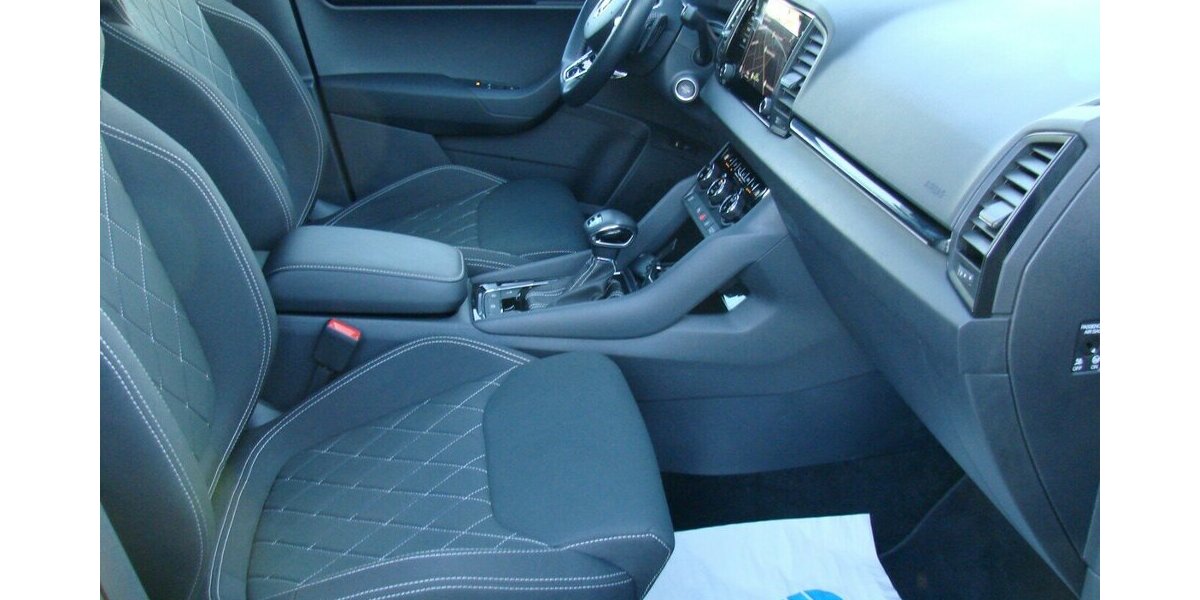 Skoda Karoq 2,0TDi 4x4 Sportline ACC AHK SHZ Matrix 13.915 km 37.980 &euro; Falkensee 14612