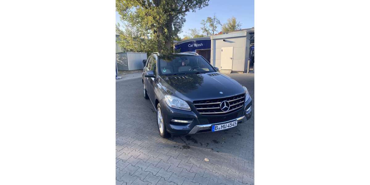 Mercedes-Benz ML 350 185.000 km 18.990 &euro; Berlin 13587