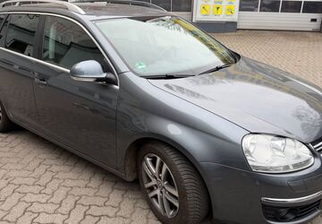 VW Golf 211.243 km 2.999 &euro; Berlin 10999