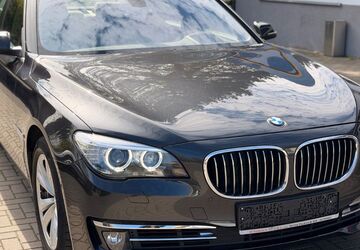 BMW 750 71.026 km 19.900 &euro; Berlin 12351