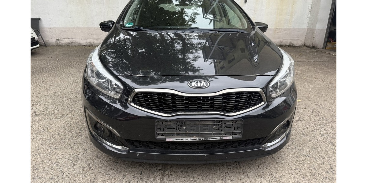 Kia ceed 1.6 Edition Platinum Navi Sporty Wagon 156.800 km 8.390 &euro; Berlin 10247