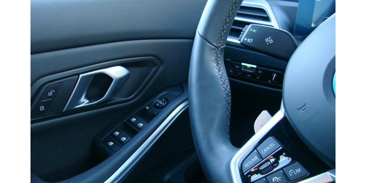 BMW 330e Touring LCI M SportPro HUD HiFi AHK 360º 15.130 km 42.980 &euro; Falkensee 14612