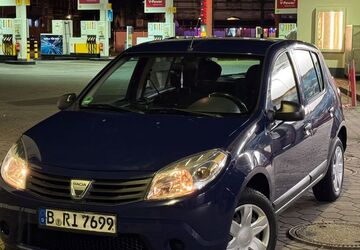 Dacia Sandero 122.000 km 1.699 &euro; Berlin 13357