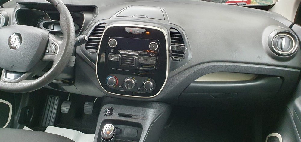 Renault Captur 80.000 km 8.800 &euro; Berlin 10178