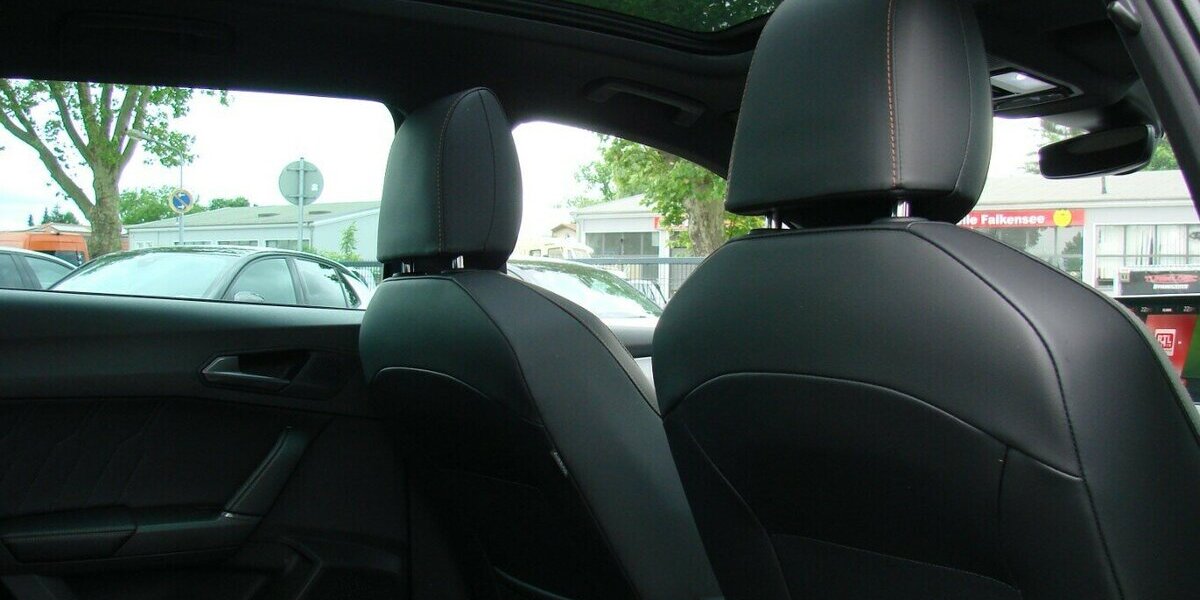 Cupra Leon ST eTSi ACC Panorama Vision Plus LED Beats 5.999 km 26.980 &euro; Falkensee 14612