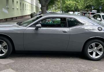 Dodge Challenger 45.000 km 31.000 &euro; Schönefeld 12529